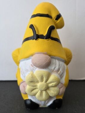 Bumble Bee Garden Gnome Figurine Yellow Black Striped Hat Flower Honeybee Decor